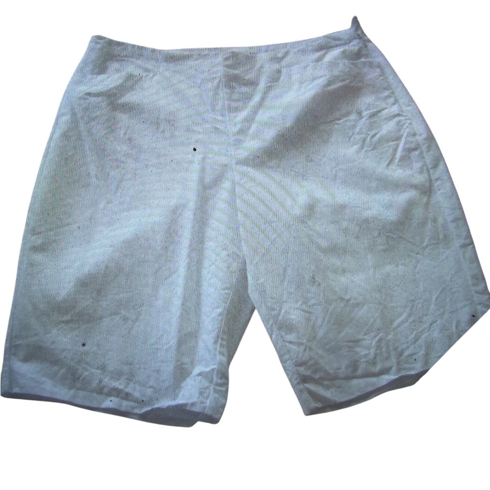 Women's WHITE WALKING BERMUDA LINED FLAT FRONT SHORTS by COVINGTON, SZ 8